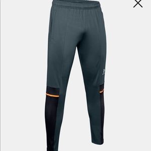 NWT: Under Armour challenger III training pants